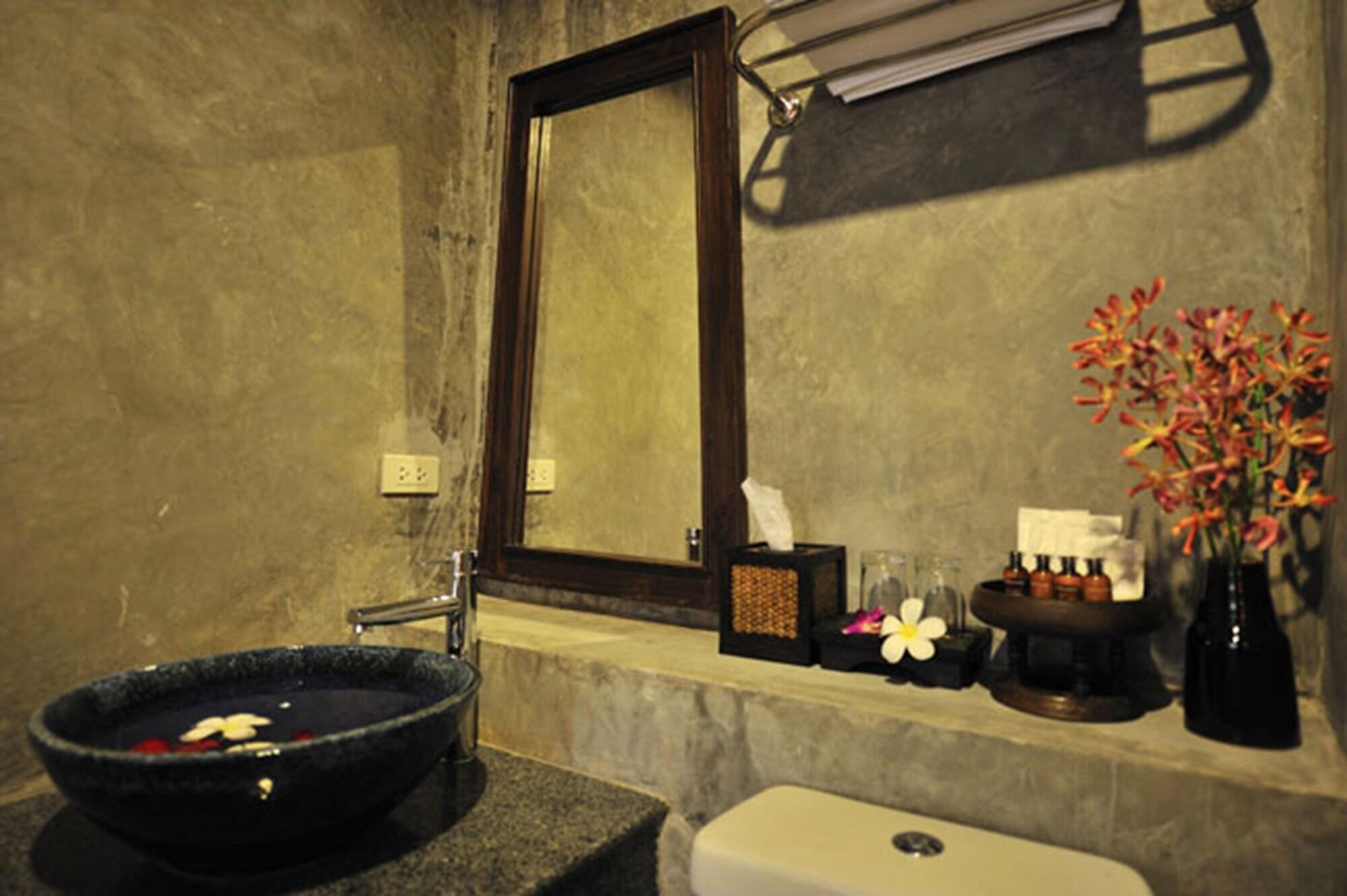 Siralanna Hotel Patong Екстериор снимка