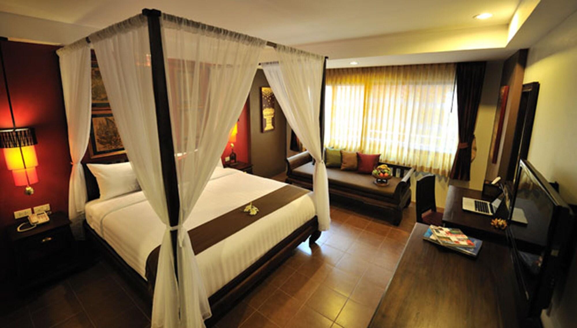 Siralanna Hotel Patong Екстериор снимка