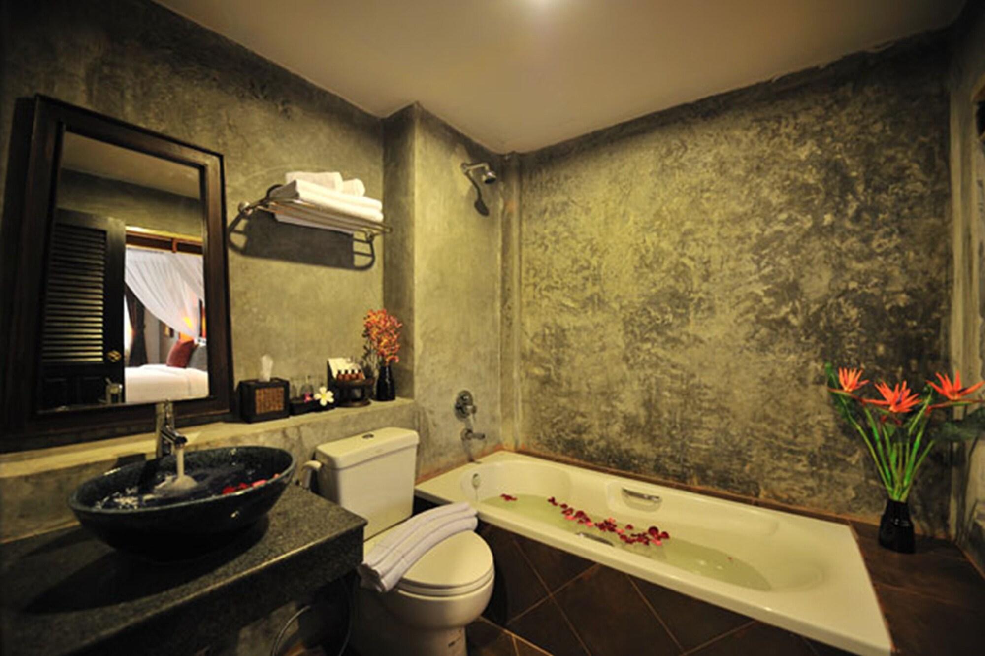 Siralanna Hotel Patong Екстериор снимка