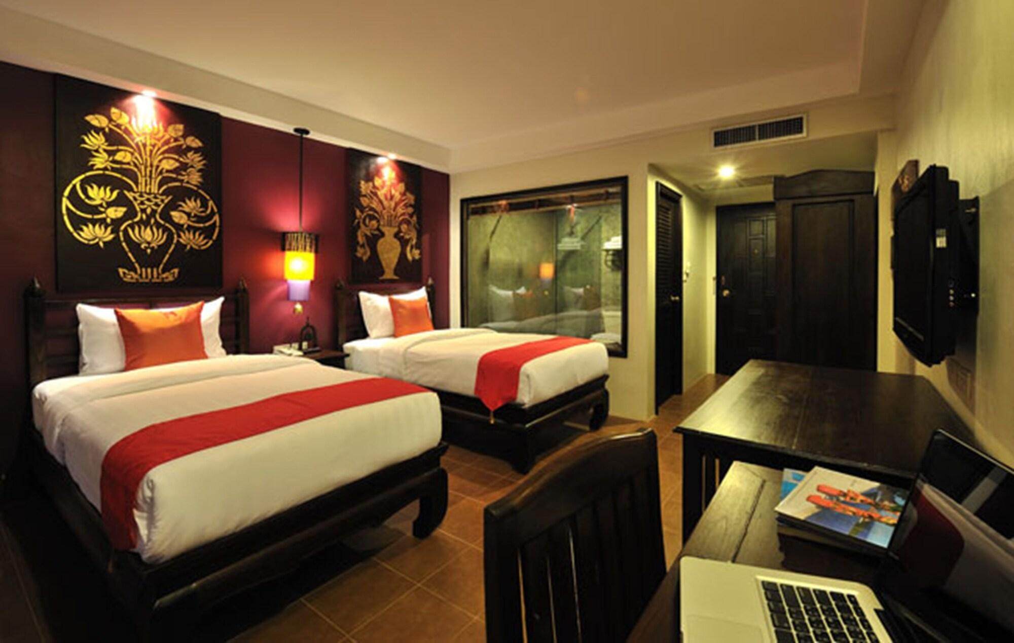 Siralanna Hotel Patong Екстериор снимка