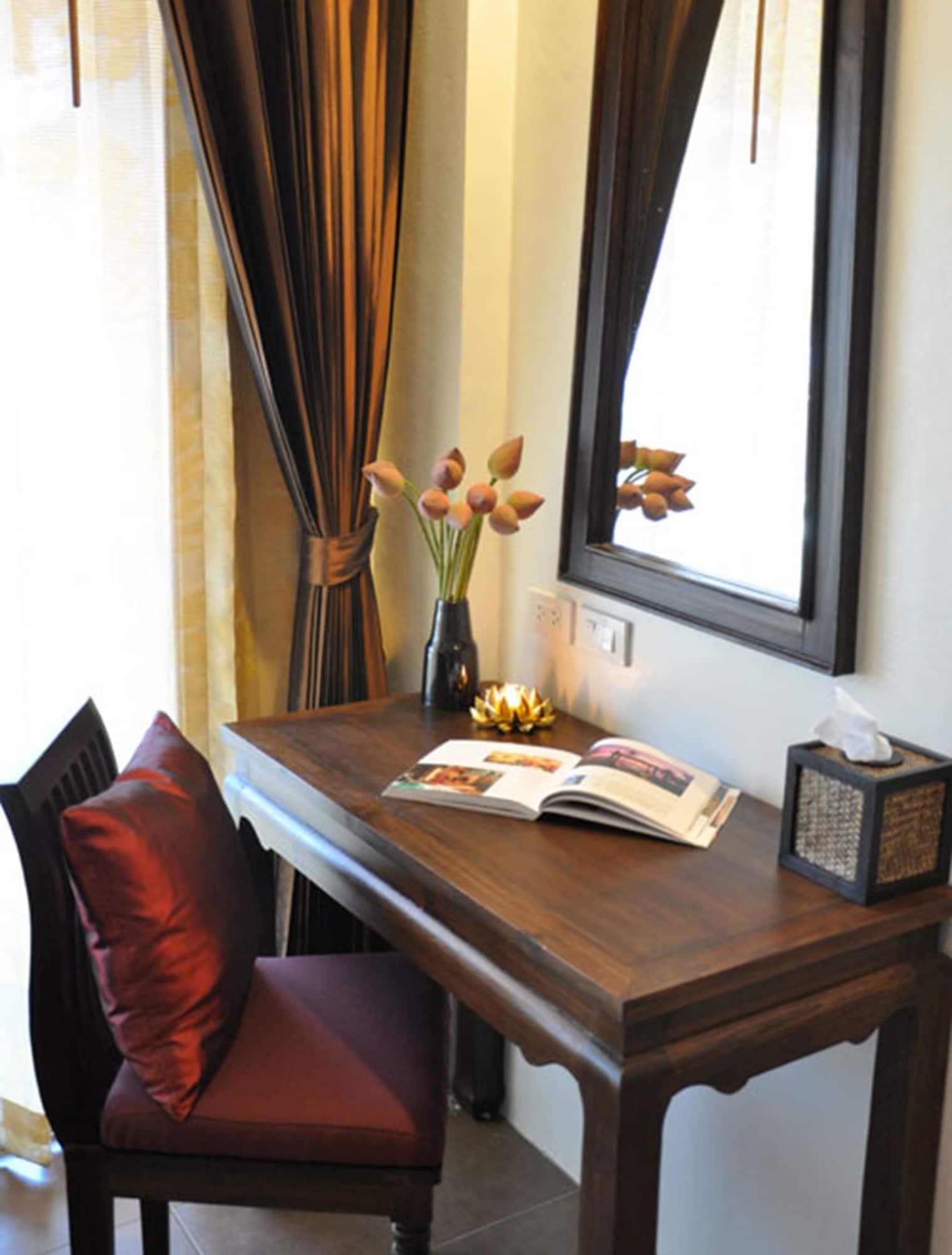 Siralanna Hotel Patong Екстериор снимка