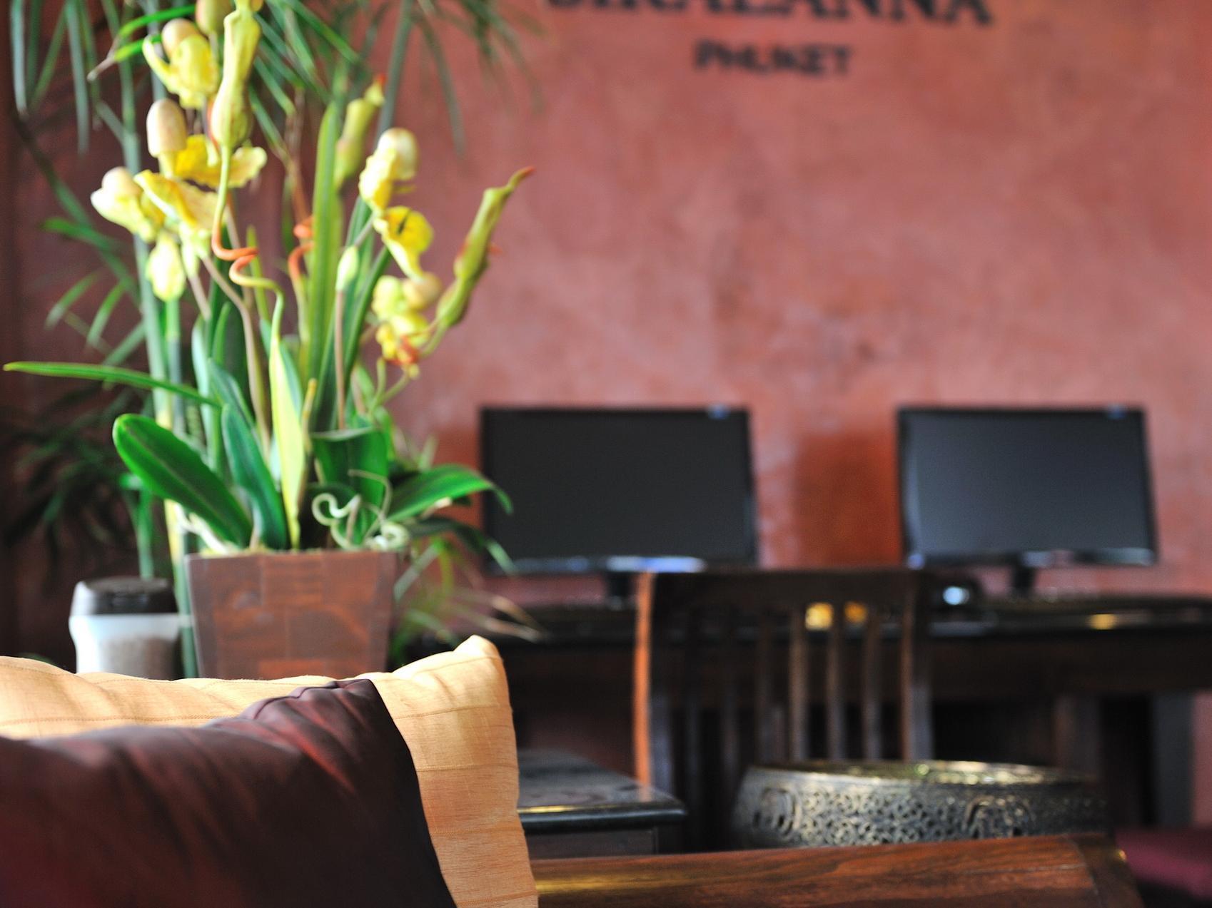 Siralanna Hotel Patong Екстериор снимка