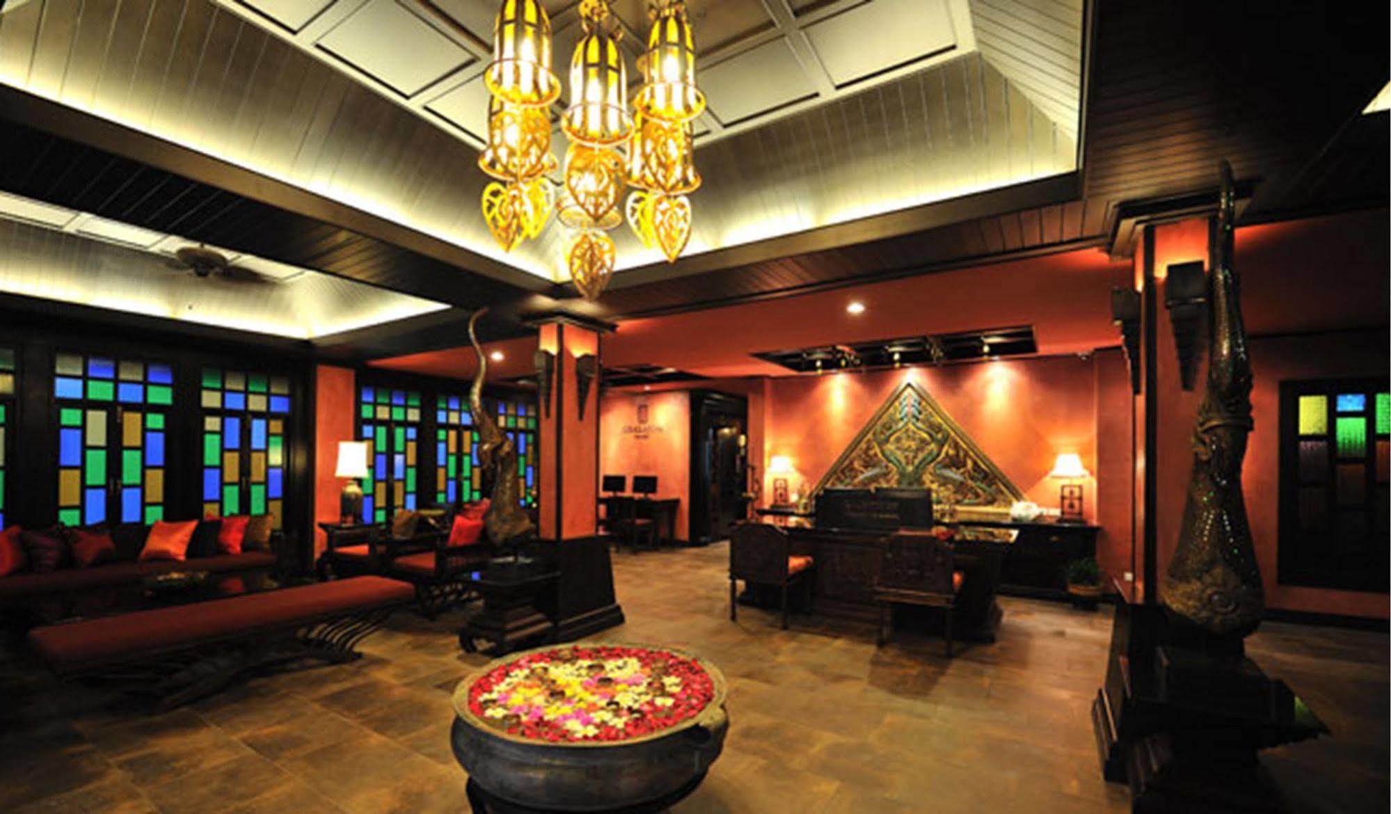 Siralanna Hotel Patong Екстериор снимка